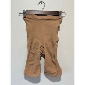 SKIMS Seamless Sculpt Mid Thigh Shorts - Size 2X/3X - Nude